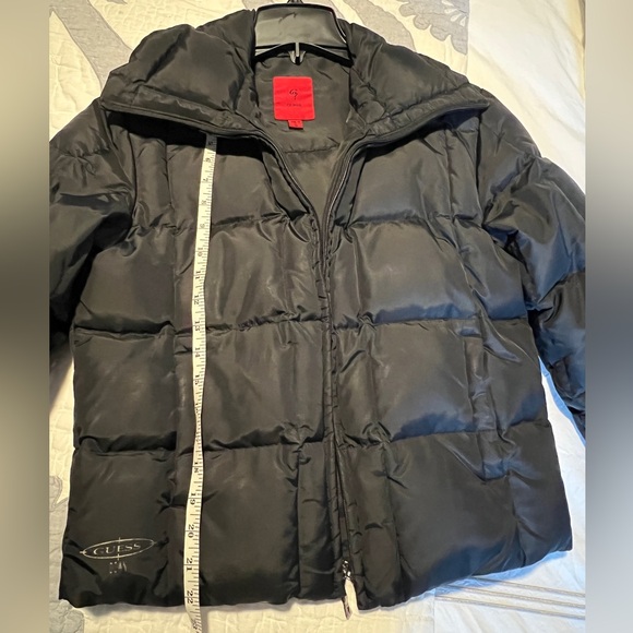 Guess down puffer coat-size Medium - Picture 9 of 11